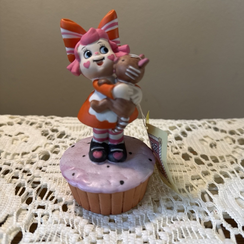 Vintage 80s Sugar & Spice Porcelain Figurine Girl Cupcake Cat Ideal Toy Co
